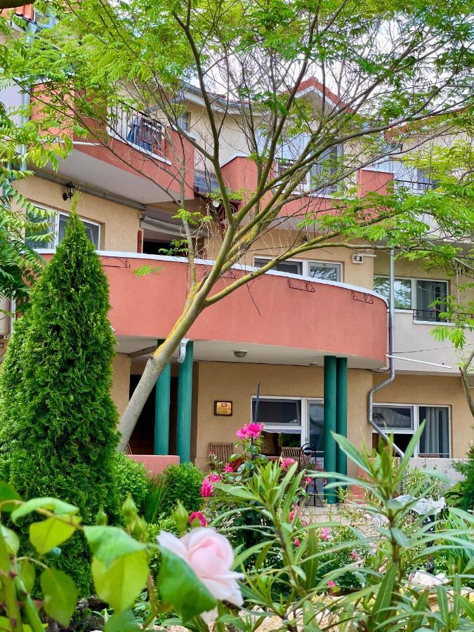 H By Hambar Apartment Вама Веке Екстериор снимка