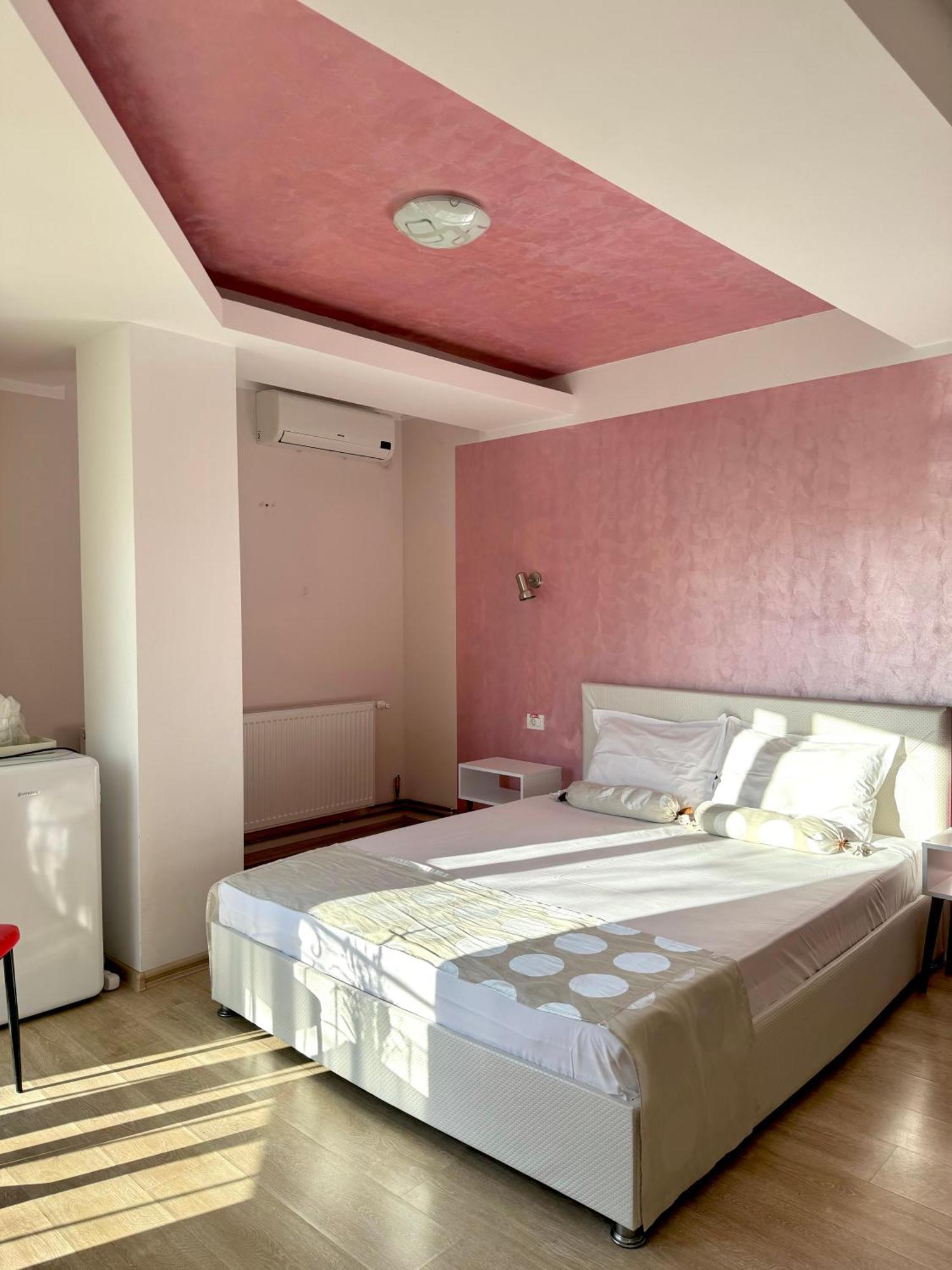 H By Hambar Apartment Вама Веке Екстериор снимка