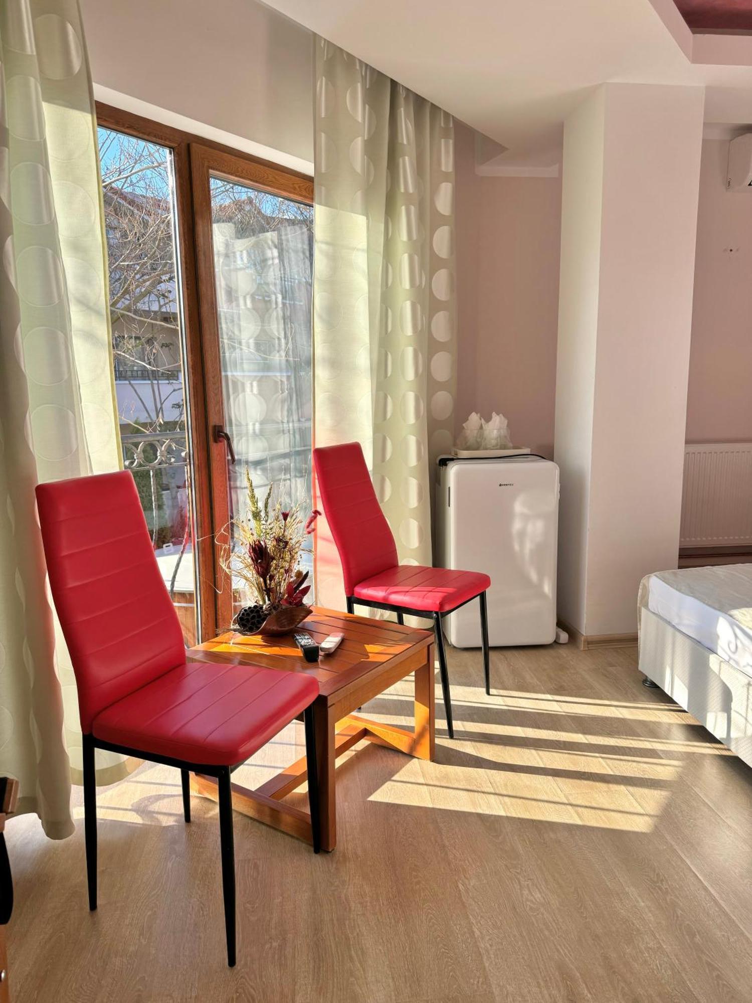 H By Hambar Apartment Вама Веке Екстериор снимка